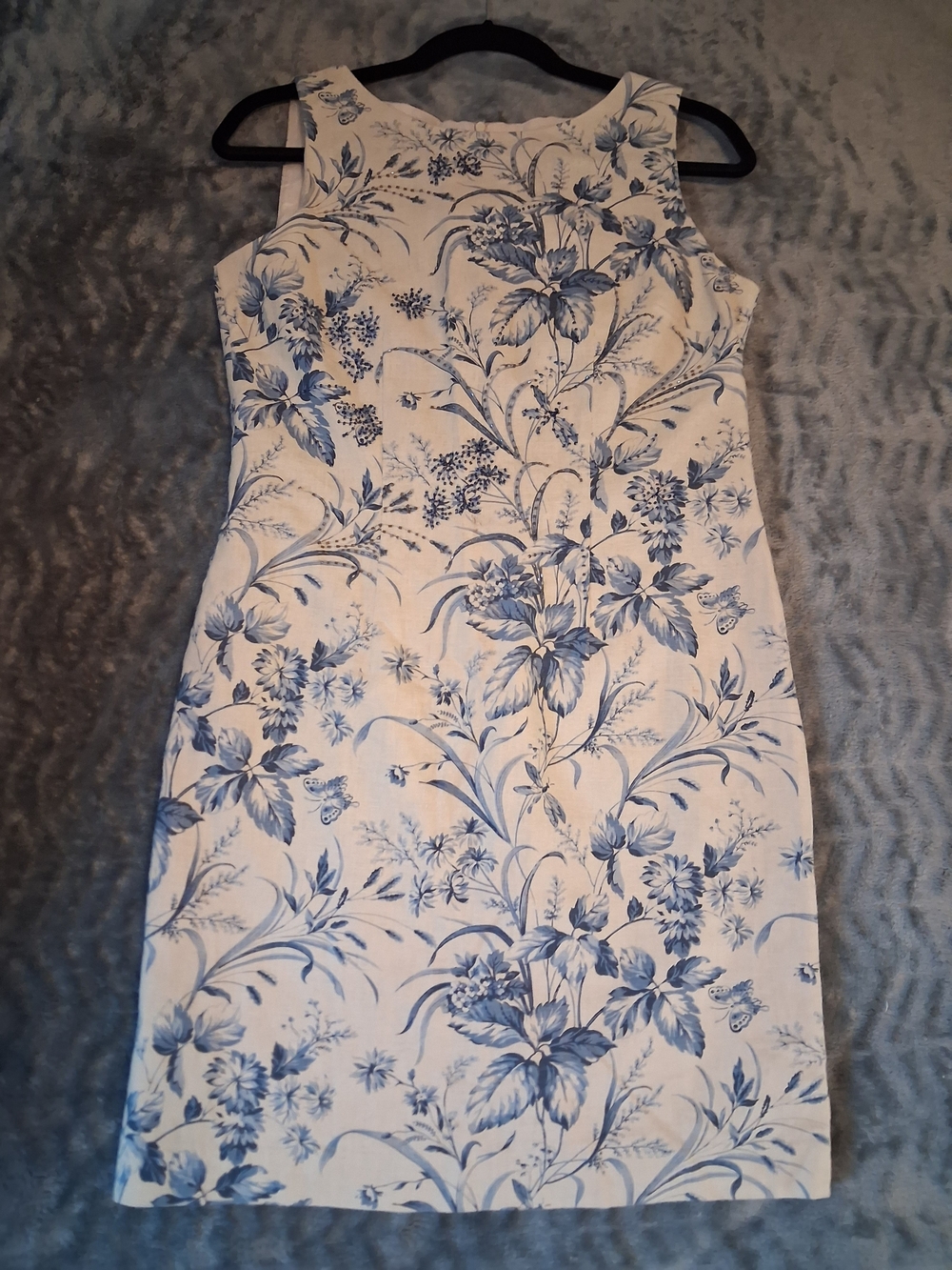 Jessica Howard Sheath Dress with Blue Floral Print And Sparkle Sequins
